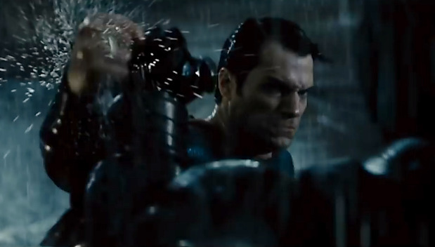 Final Trailer Batman V Superman, Batman Tangkis Pukulan Superman?
