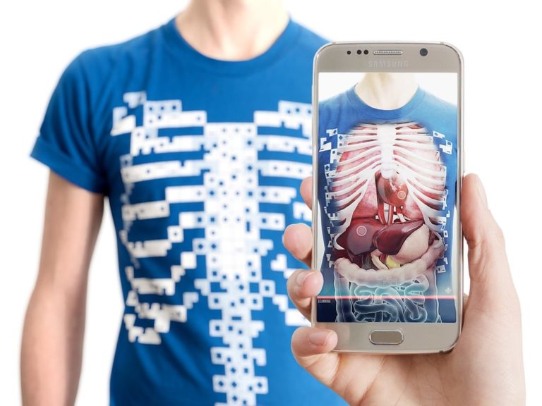 Virtuali-Tee, Kaos T-Shirt yang Bisa Bisa Menembus Tubuh Kamu