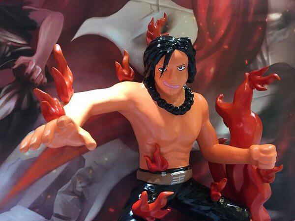 Patung ukuran asli Portgas D. Ace One Piece