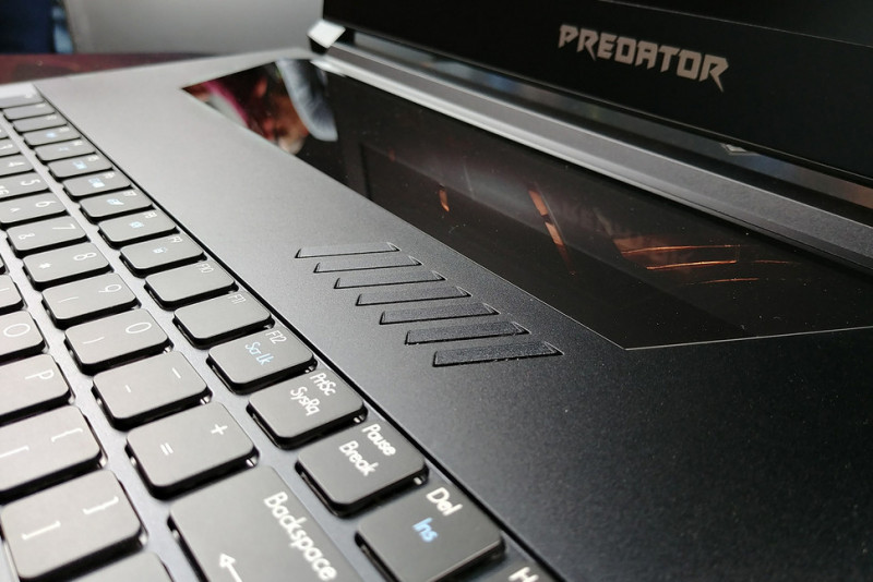 laptop gaming acer predator triton 700