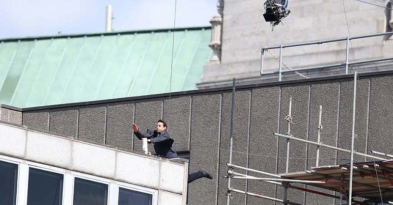 tom cruise alami cedera saat syuting film mission impossible 6