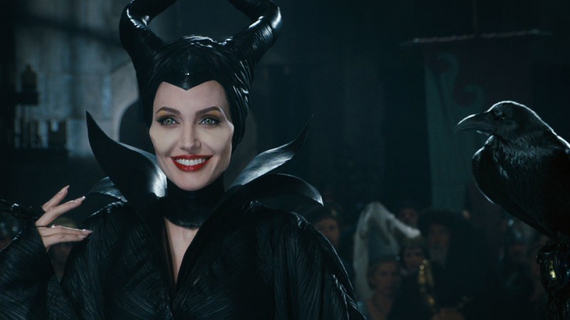 angelina jolie maleficent 2 sekuel yang kuat