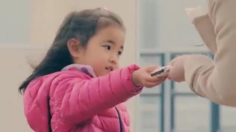 Video ini Memperlihatkan Reaksi Anak-anak Jepang saat Kejujurannya di Uji