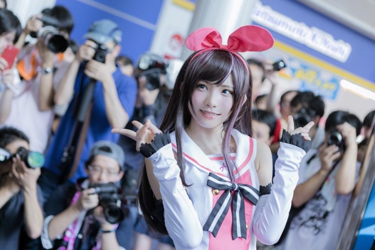 Beginilah Kocaknya Jika Para Cosplayer Jepang Lupa Membawa Aksesoris Cosplay