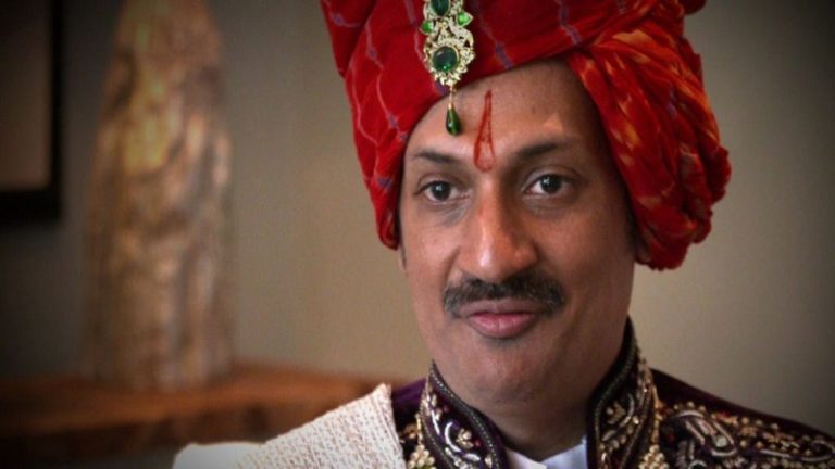 Pangeran Gay India Buka Istana Untuk Kaum LGBT!