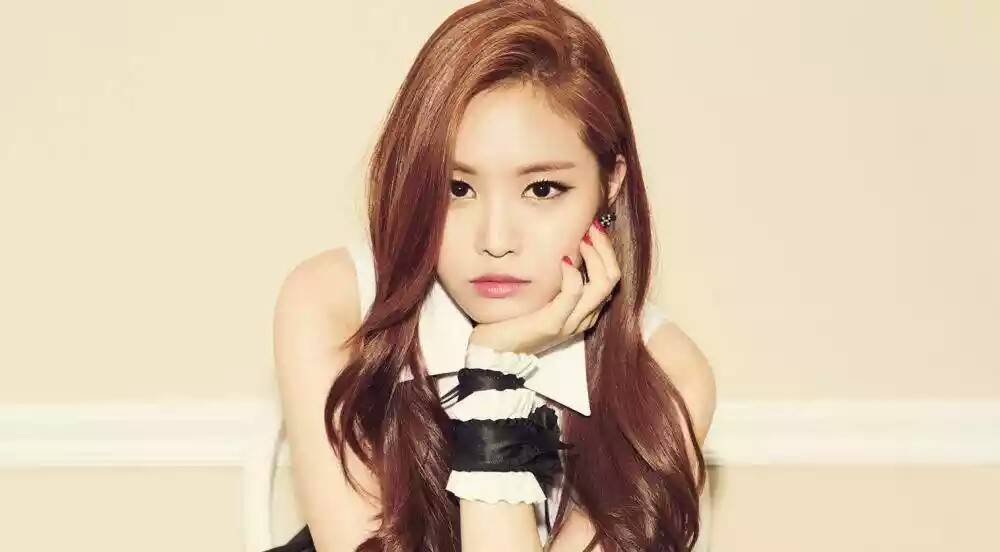 Naeun A PINK Tuai Kontroversi Di Instagram, Karena Diduga Merokok Oleh Penggemar Dafunda Com