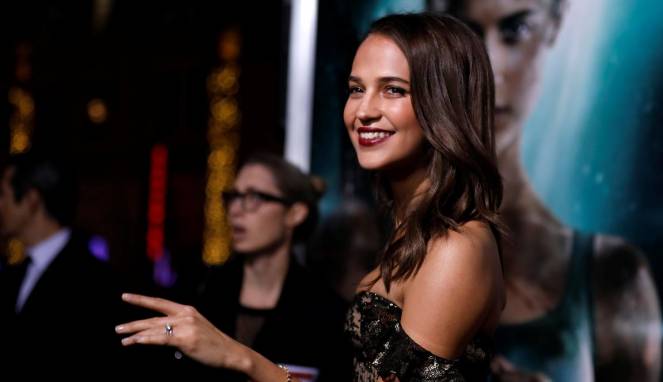 Perbedaan Ukuran Dada Lara Croft Di Tomb Raider Diperdebatkan Oleh Netizen! DAFUNDA COM