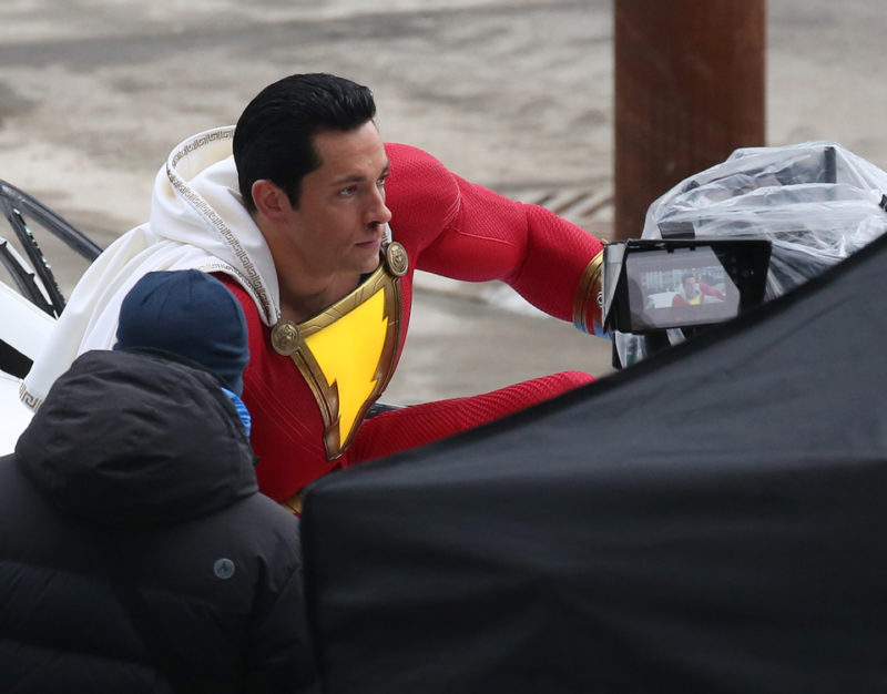 Otot Palsu Zachary Levi Shazam