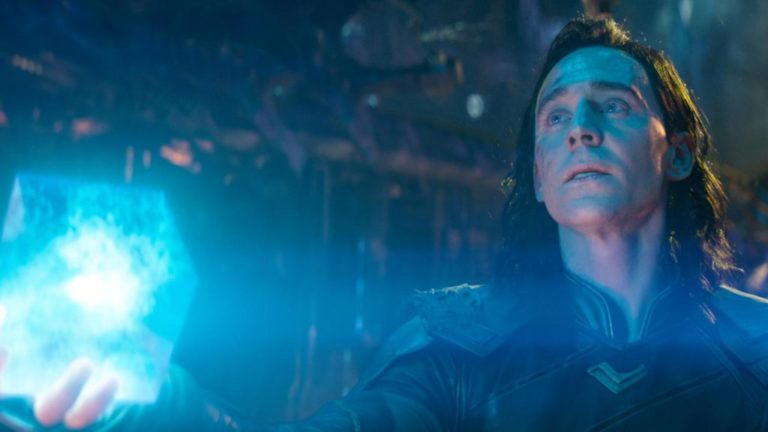 Tom Holland Beri Spoiler Baru Tentang Nasib Loki Tom Hiddleston