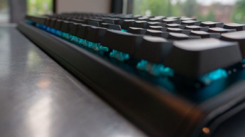 Rekomendasi Keyboard Gaming Terbaik SteelSeries Apex M750