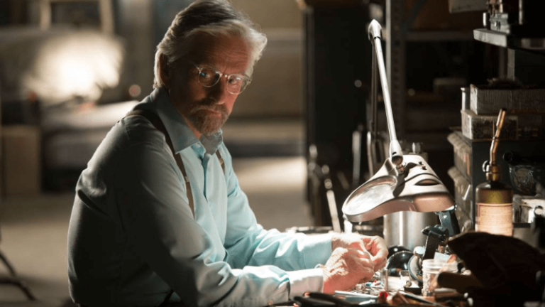 Inilah Cara yang Digunakan Hank Pym untuk Menyembunyikan Teknologinya dari Tony Stark