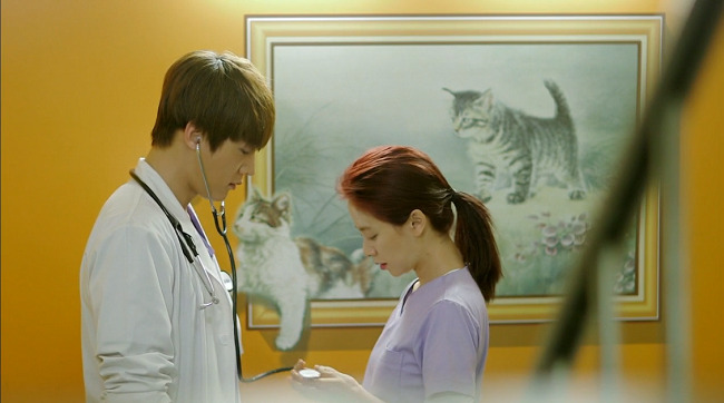 10 Rekomendasi Drama Korea Bertema Dokter Terbaik, Bikin Suka Dunia Medis! Emergency Couple