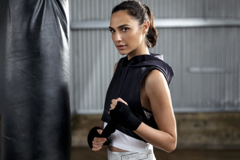 Gal Gadot Terlihat Gembira Saat Sesi Latihan Wonder Woman 1984