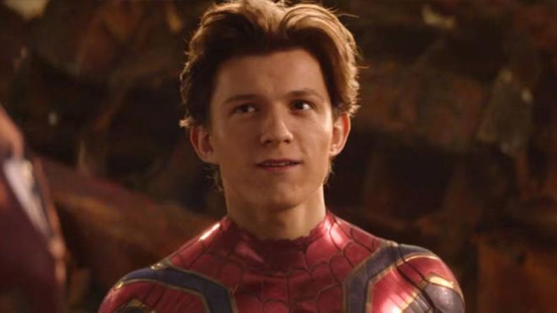 Tom Holland Beri Kabar Misterius