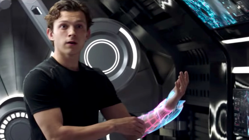 Kostum Favorit Tom Holland