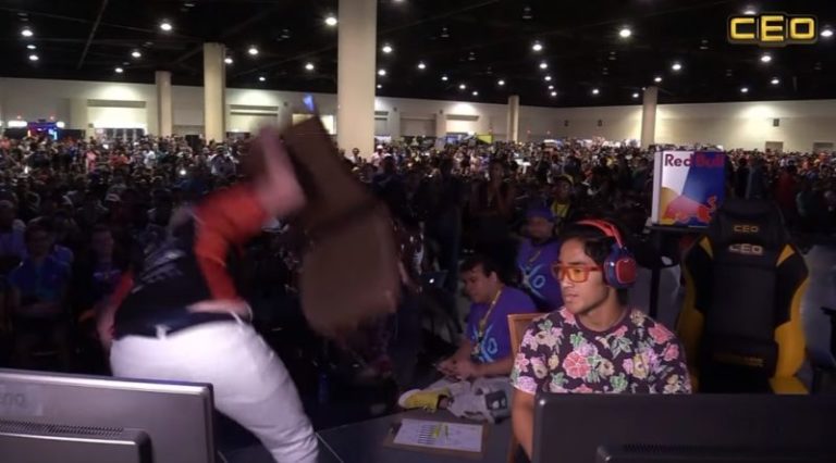 Selebrasi Berlebihan, Pro Player Super Smash Bros Lukai Tangannya Sendiri!