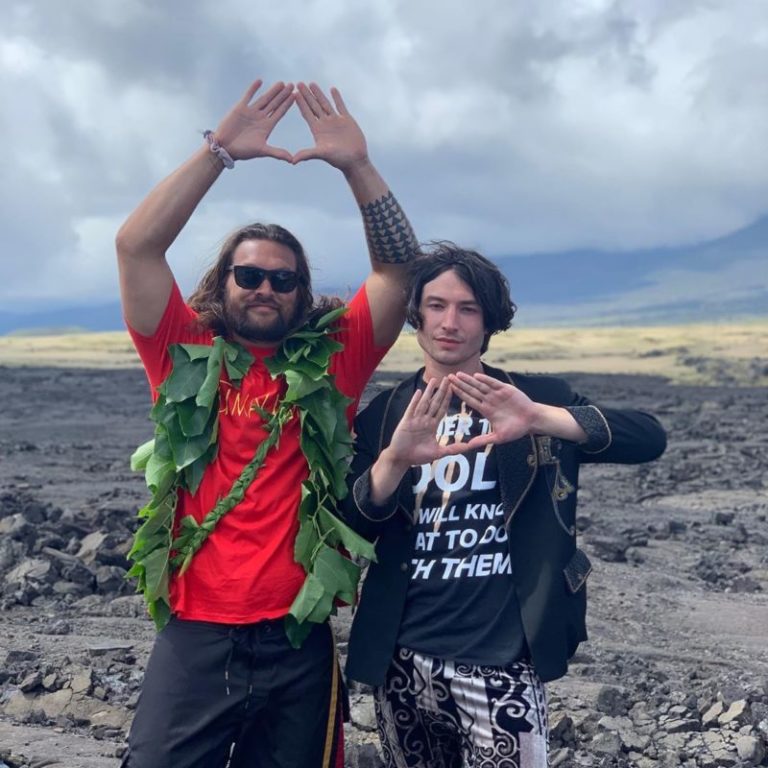 Protes Pembangunan Teleskop di Tempat Suci, Jason Momoa dan Ezra Miller Ikut Aksi Ini