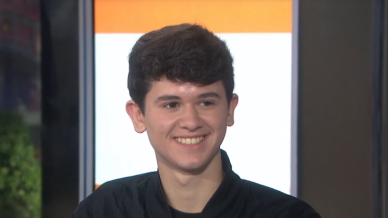 Juara dunia fortnite bugha menjadi target pemukulan