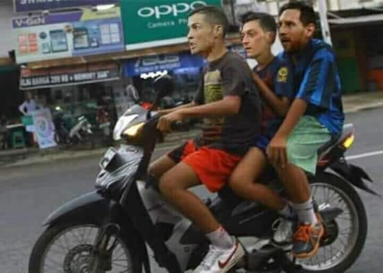 12 Meme Messi Dan Ronaldo Pulang Kampung Setelah Kalah Di Piala Dunia Ini Dijamin Bikin Ngakak! 5