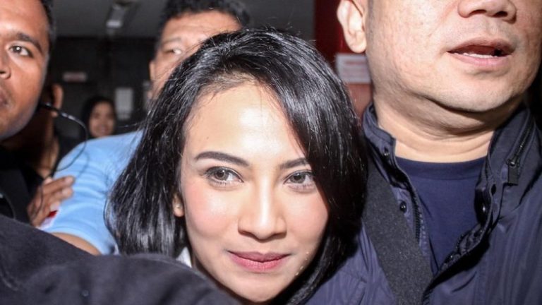 Resmi Bebas, Vanessa Angel Langsung Lakukan Hal Ini 8 Resmi Bebas, Vanessa Angel Langsung Lakukan Hal Ini