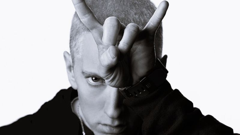 Berikut 20 Artis Terkenal Yang Dirumorkan Pengikut Illuminati, Percaya Atau Tidak Eminem