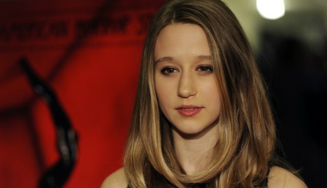 Cantik Banget, Inilah 10 Potret Taissa Farmiga, Pemeran Suster Irene Dalam Film The Nun! Wajah Innocent