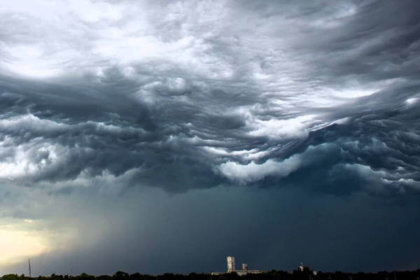 Dari Indah Hingga Menakutkan, Inilah 10 Fenomena Langit Paling Heboh Di Dunia! Awan Mengerikan