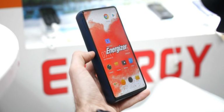 Beginilah Spesifikasi Power Max P18K, Smartphone Baterai 18.000 mAh yang Bisa Tahan 50 Hari