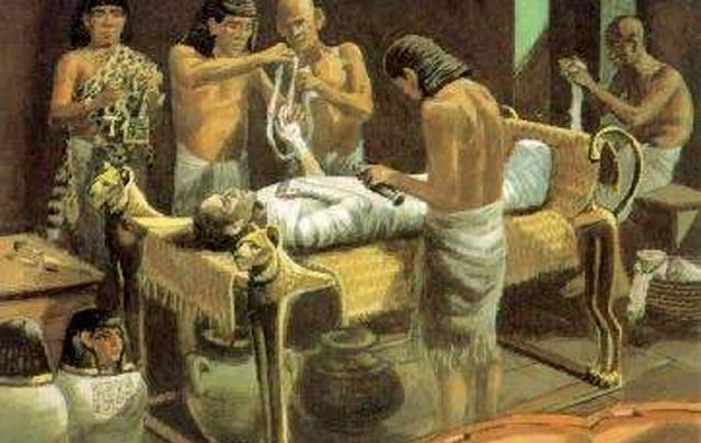 Fir'aun Juga Gini Inilah 5 Proses Mengerikan Pembuatan Mumi Mesir Kuno! Proses Pembalutan Mayat