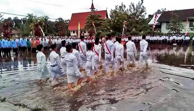 Heroik Banget, Inilah 10 Momen Menggetarkan Hati Ketika Hari Kemerdekaan Indonesia! 7