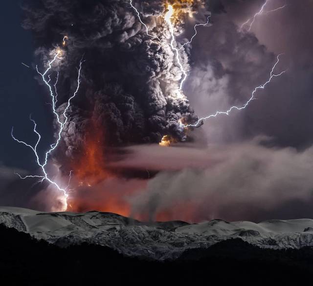 Ngeri, 10 Foto Ini Buktikan Bahwa Manusia Tidak Ada Apa Apanya Dibandingkan Kekuatan Alam! Erupsi Gunung