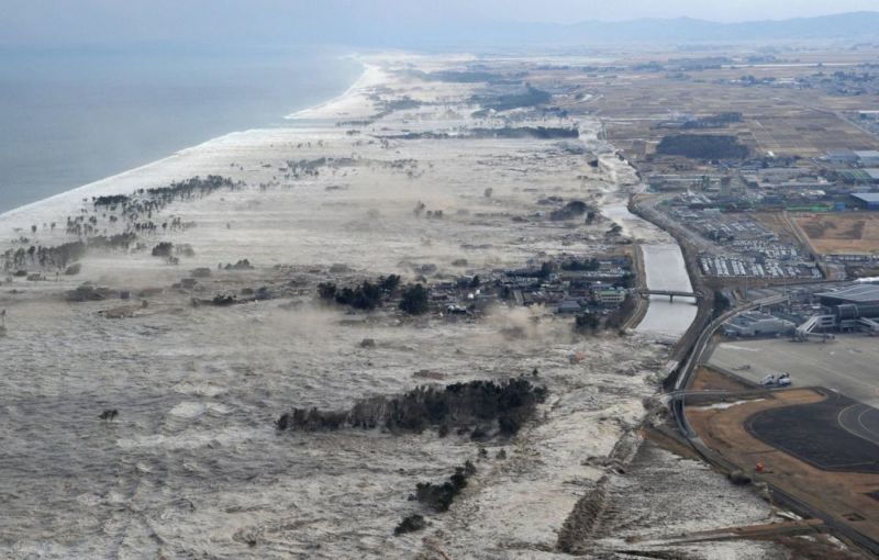 Ngeri, 10 Foto Ini Buktikan Bahwa Manusia Tidak Ada Apa Apanya Dibandingkan Kekuatan Alam! Tsunami