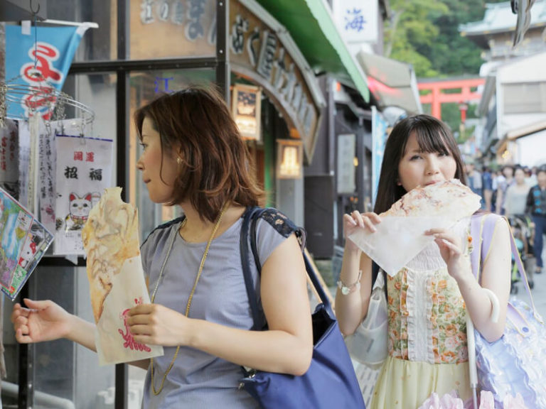 Pemerintah Kamakura Melarang Makan Sambil Berjalan Dafunda Otaku
