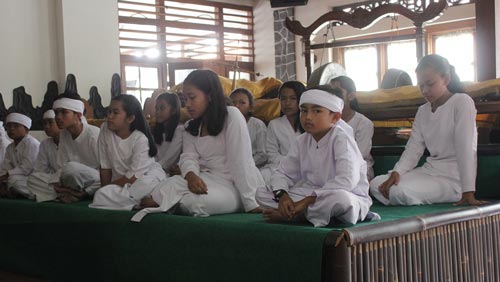 Wajib Tahu! Inilah 7 Agama Asli Di Indonesia Yang Tidak Pernah Diakui, Kenapa Sunda Wiwitan