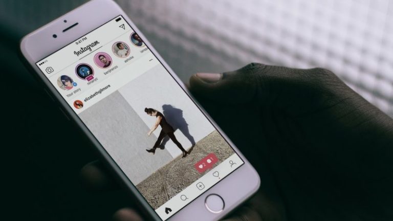 Begini Cara Melihat Orang Yang Menyimpan Foto Kita di IG