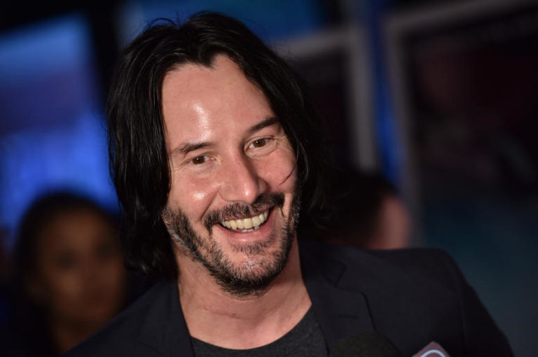 Terkenal Garang Saat Berakting, Lihat Gaya Fashion Keanu Reeves Yang Santai Dan Mempesona