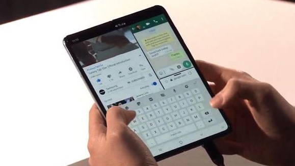 Layar Galaxy Fold Rusak