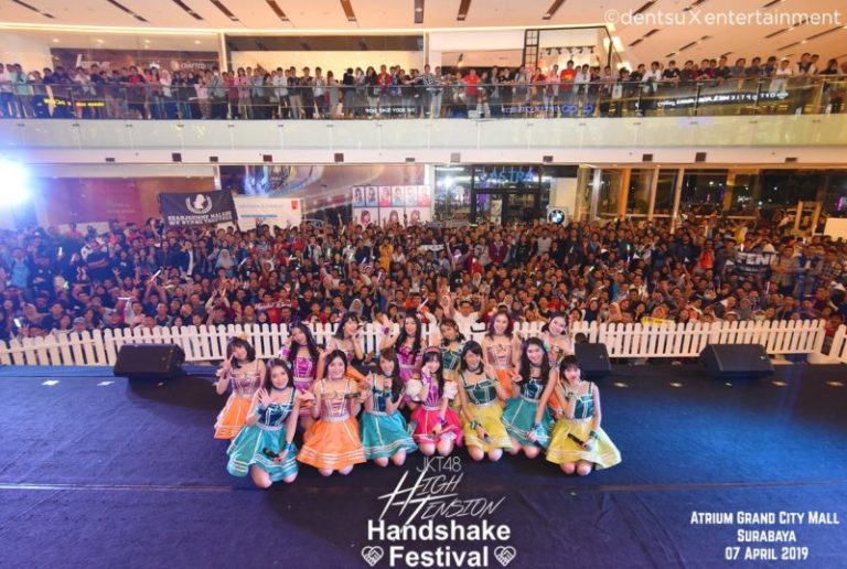 Mari Lihat Serunya Festival JKT48 High Tension HandShake di Surabaya!