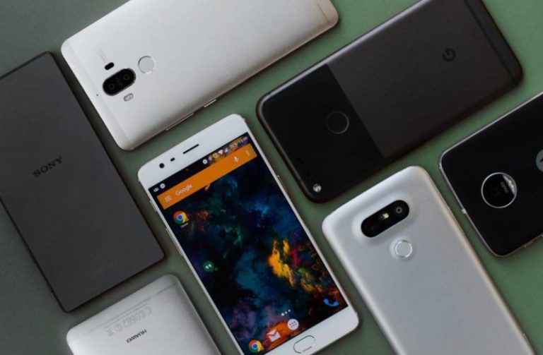 Cuma 15 Detik, Ini 5 Penjualan Smartphone Tercepat Dalam E-Commerce Indonesia 25 Cuma 15 Detik, Ini 5 Penjualan Smartphone Tercepat Dalam E-Commerce Indonesia