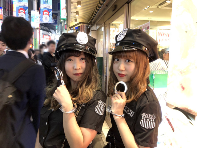 Polisi Cosplay