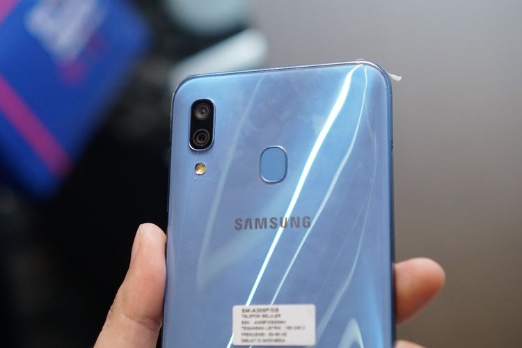 Samsung Galaxy A30