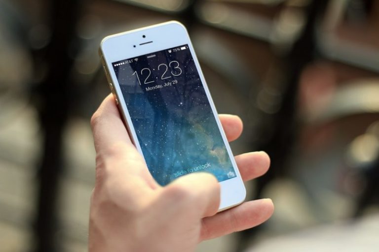 Serba Wirelles, iPhone Terbaru Hadir Tanpa Port apapun?!