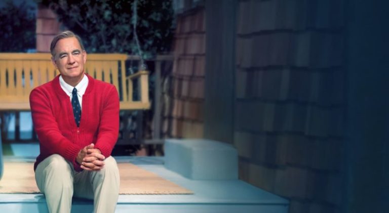 Tom Hanks Dipaksa Nyanyi Live di A Beautiful Day in the Neighborhood