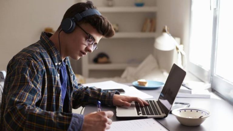 Mengenal Paket Cakap Telkomsel, Paket Internet Untuk Belajar Bahasa!