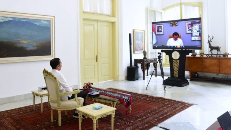 Inilah Kamera yang Digunakan Jokowi Untuk melaksanakan Rapat Jarak Jauh