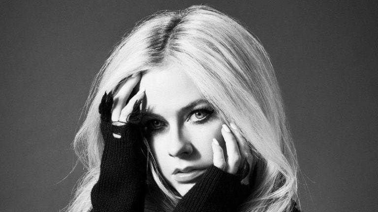 Avril Lavigne Warrior COVID-19