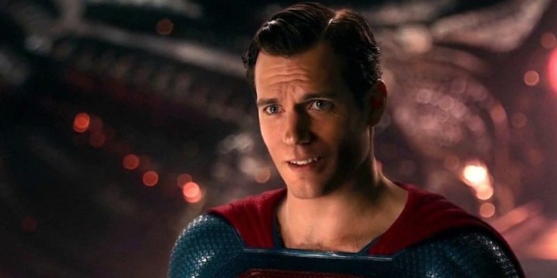 Henry Cavill Tetap Superman Dceu