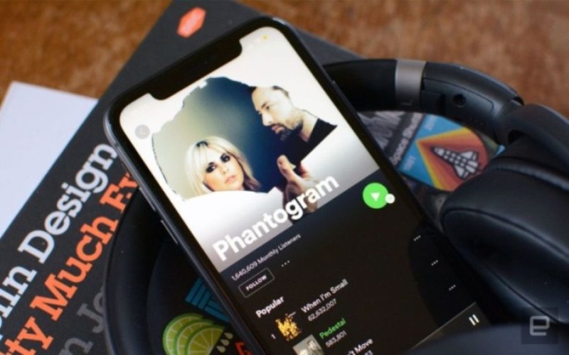 Spotify Remote Dengar musik