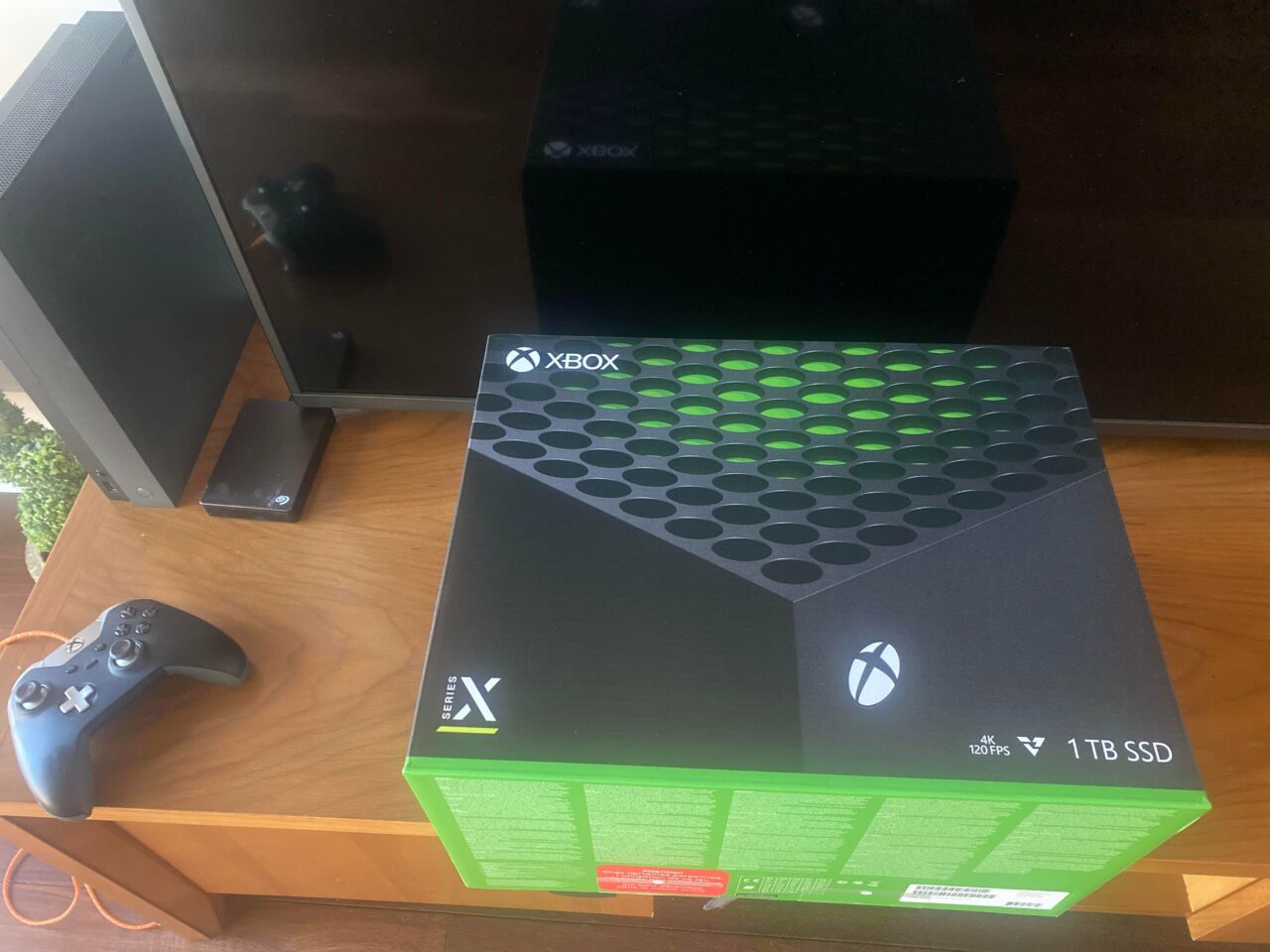 Mantap! Fans Ini Dapat Konsol Xbox Series X Lebih Awal! - Dafunda.com