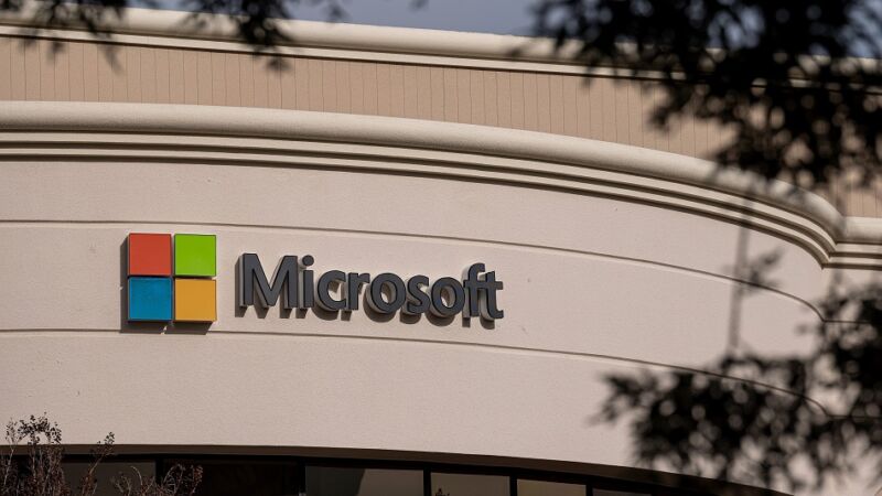 Microsoft Offices Ahead Of Earnings Figures